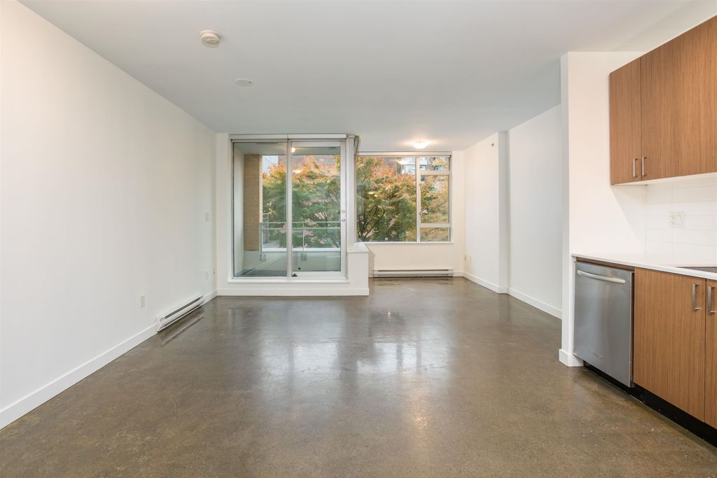 listing image 1102286465985952180