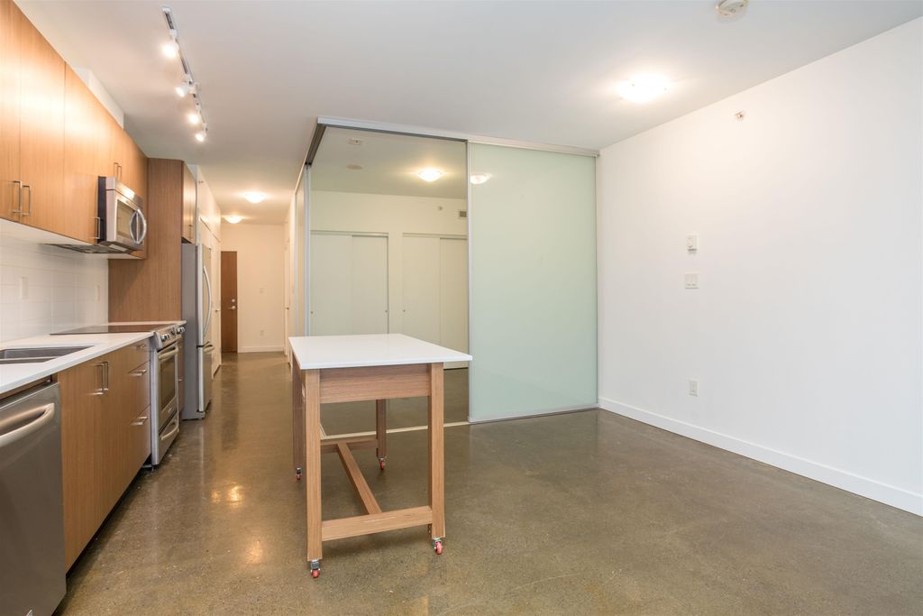 listing image 1100806659596714818