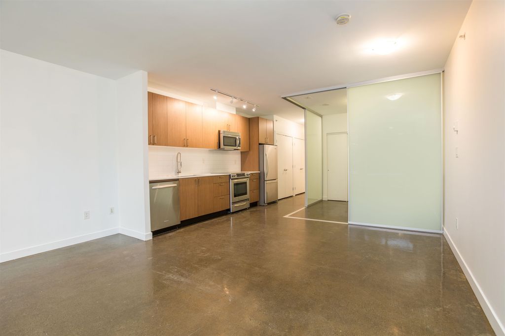 listing image 1106546469743459743