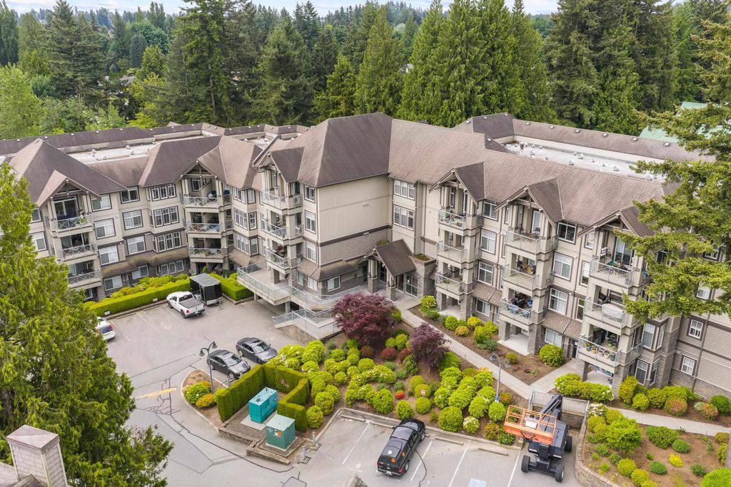 Photo of 33318 E Bourquin Crescent #418, Abbotsford, BC V2S 0A6 (MLS # R3139028)