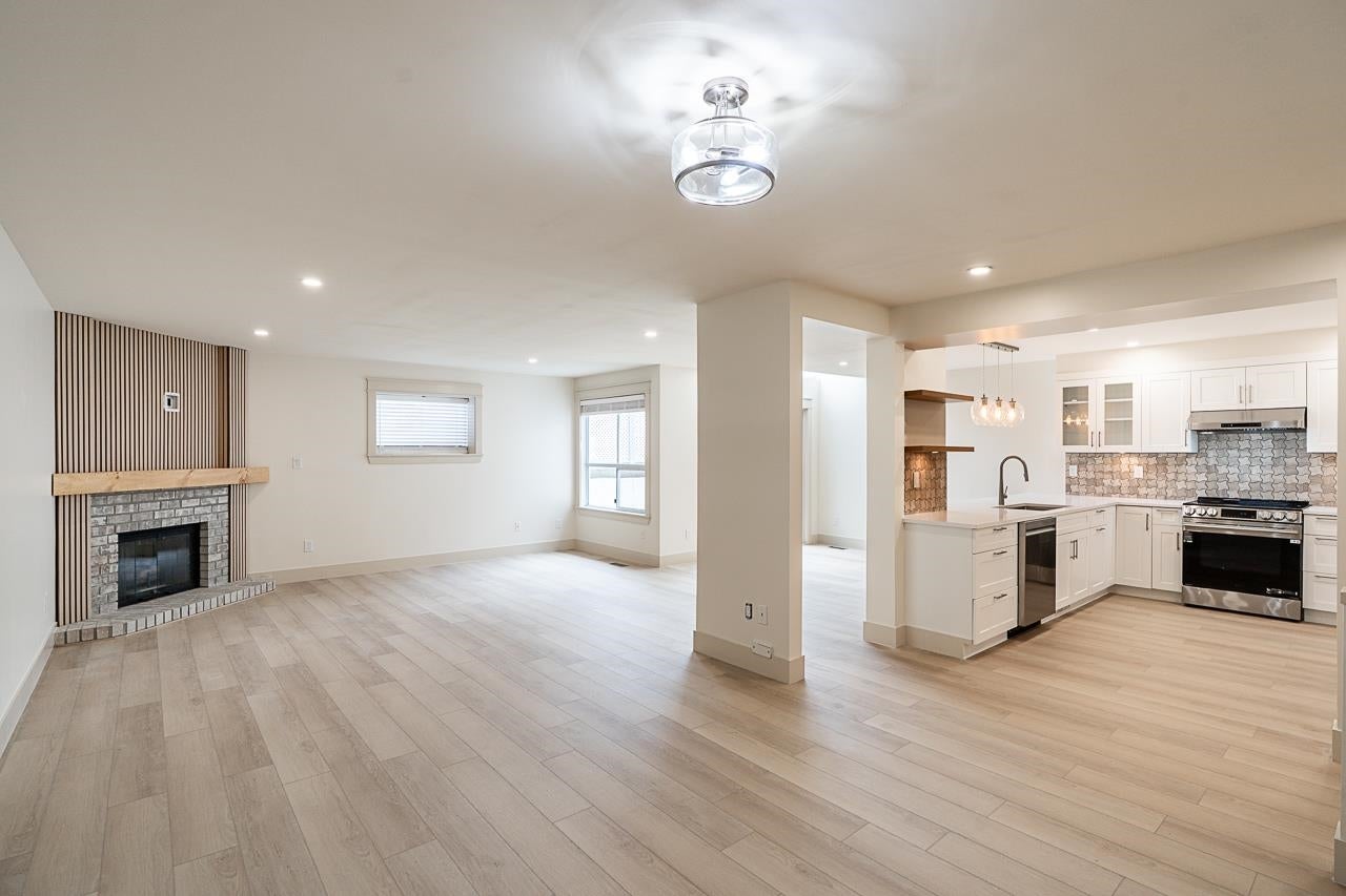 21937 48 Avenue 1304
