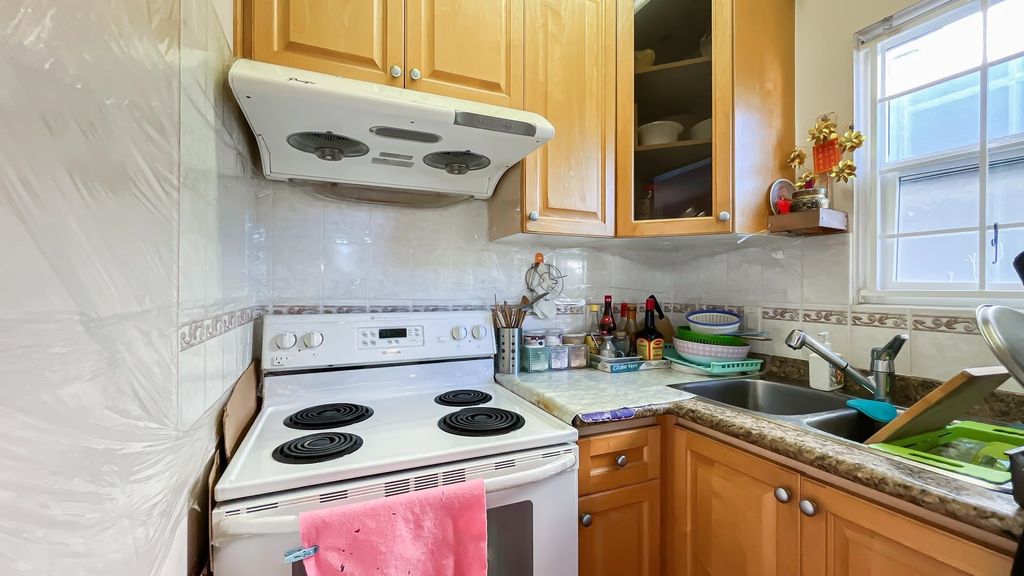 listing image 1101069217393529070