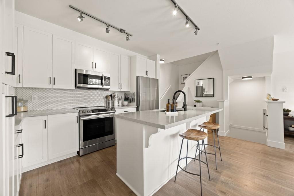 300 Panorama Place 102