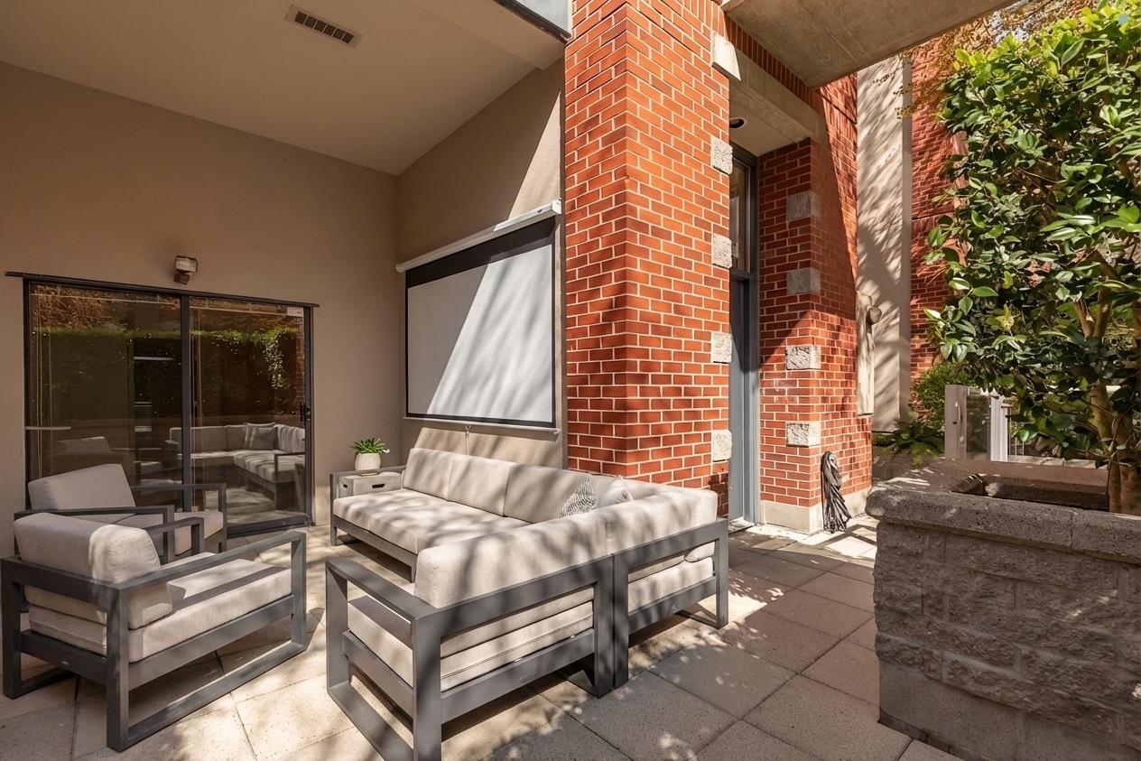2228 Marstrand Avenue 102
