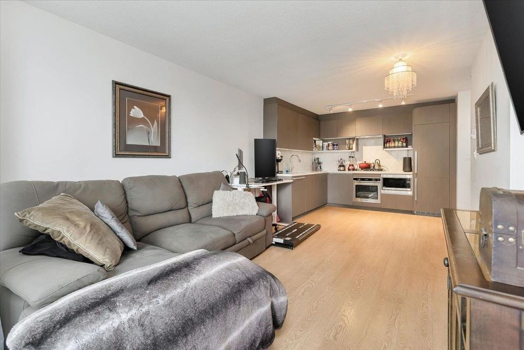 Photo of 13696 100 Avenue #1015, Surrey, BC V3T 0L5 (MLS # R3148416)