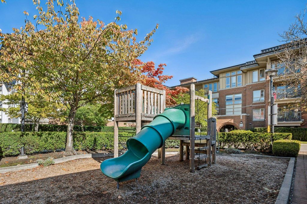 listing image 1102539734661025075