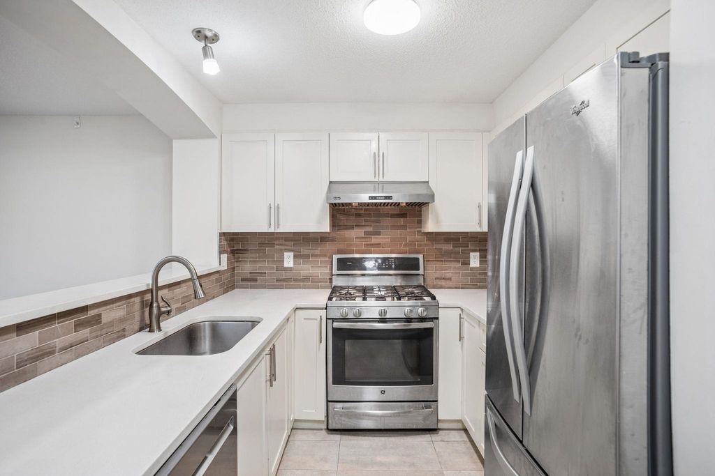 listing image 1106639806872127332