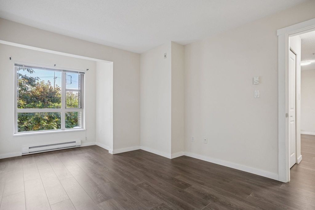 listing image 1108536600753094432