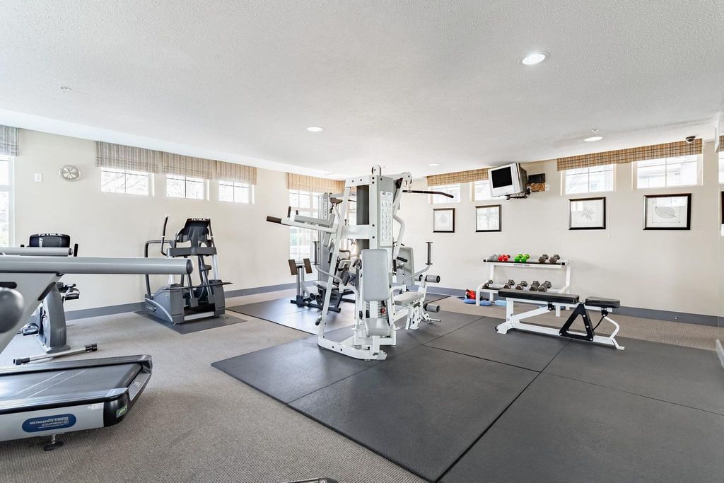 listing image 1104941810387055871