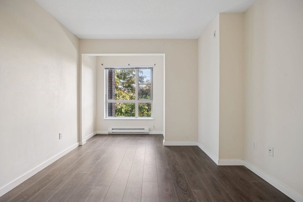 listing image 1104838815614031554