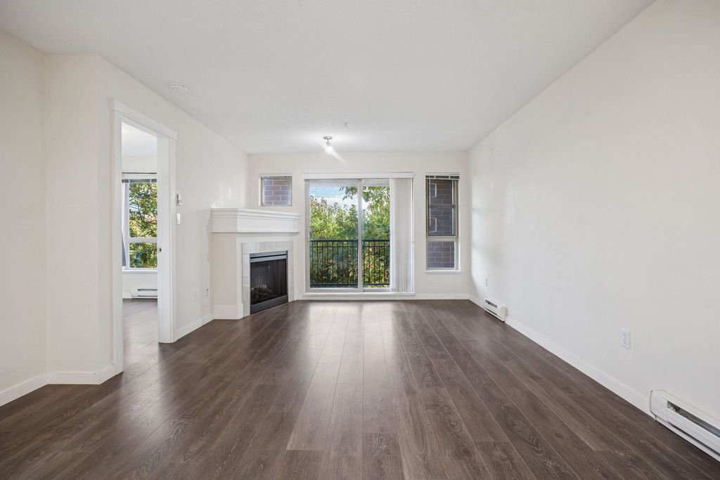 listing image 1103437588385509710