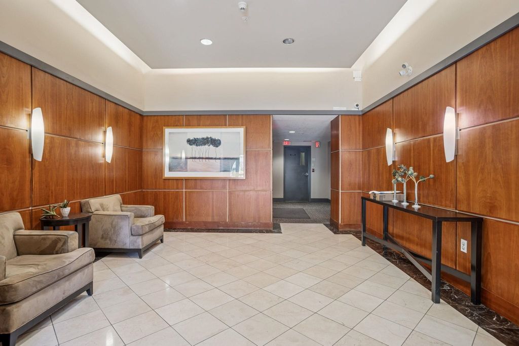 listing image 1101228531568996270