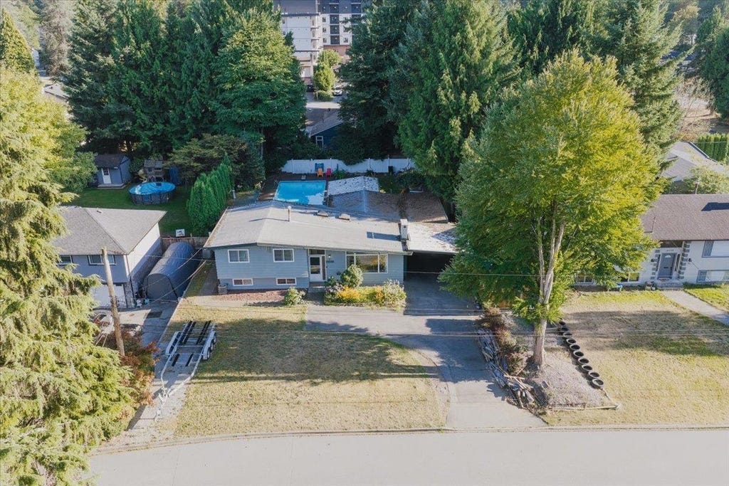 Photo of 21784 Donovan Avenue, Maple Ridge, BC V2X 3A7 (MLS # R3153292)