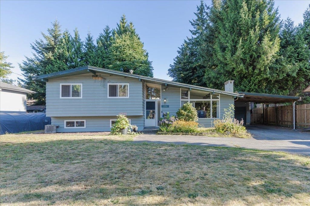 Photo of 21784 Donovan Avenue, Maple Ridge, BC V2X 3A7 (MLS # R3153292)
