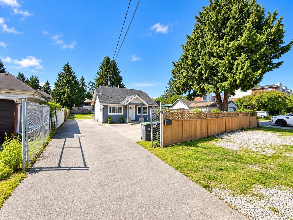 Photo of 13370 96 Avenue, Surrey, BC V3V 1Y4 (MLS # R3175872)