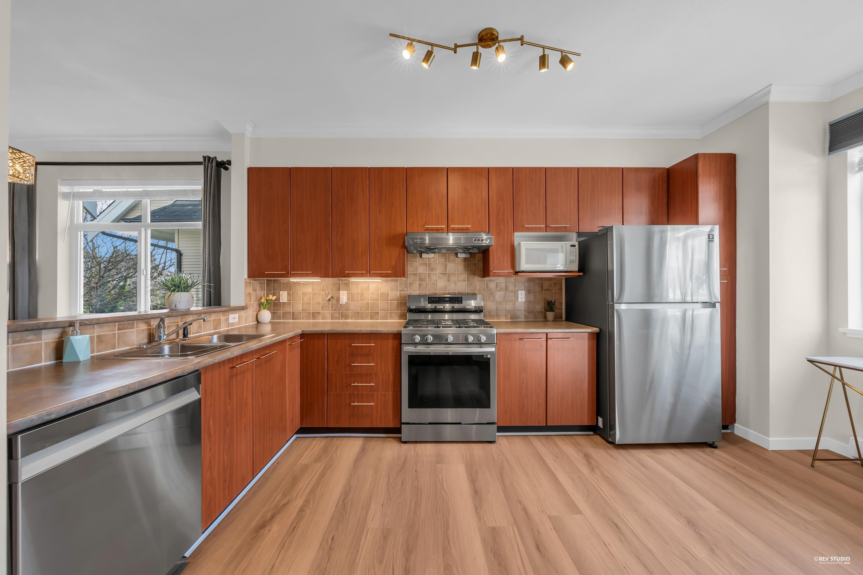 7322 Heather Street 12