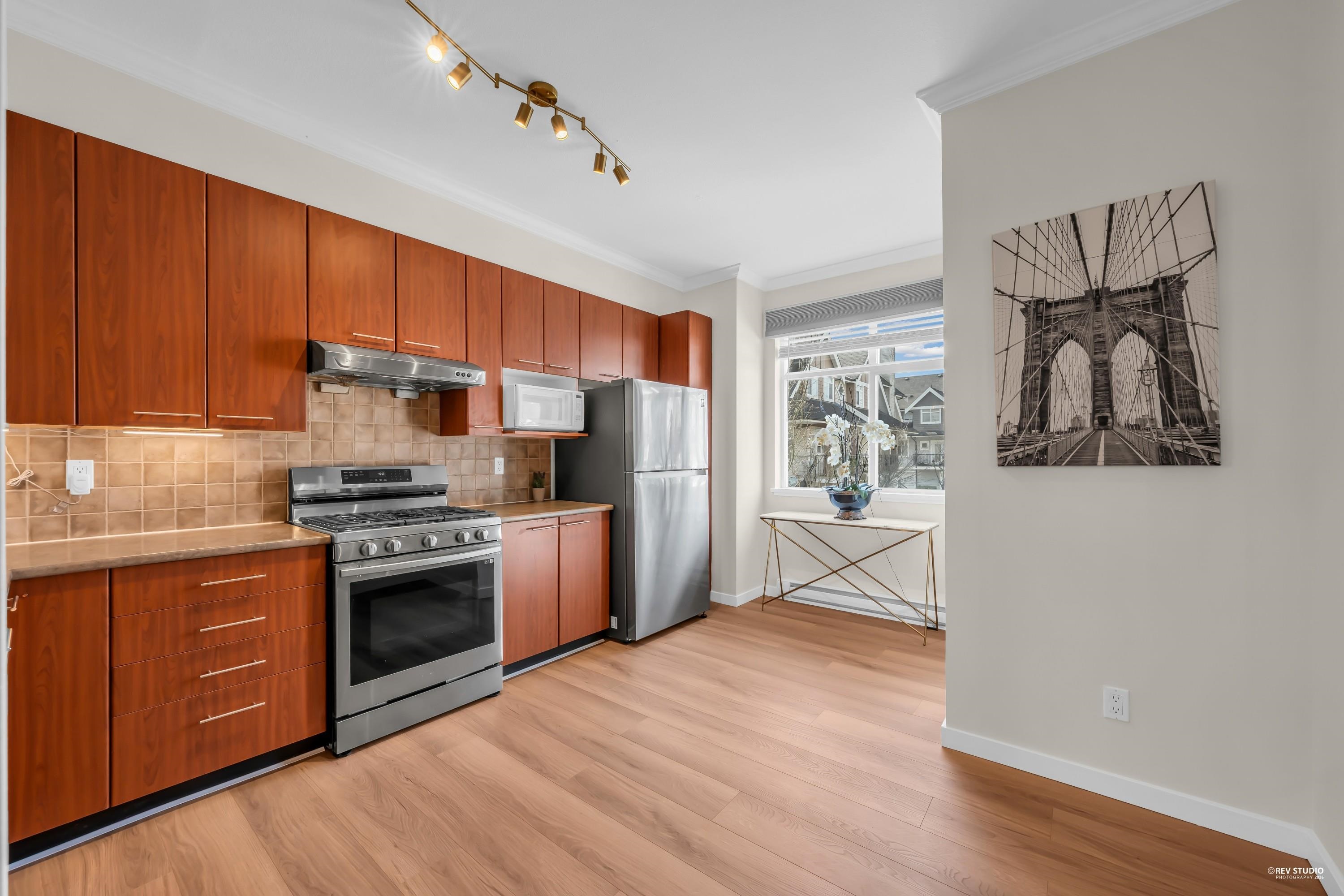 7322 Heather Street 12