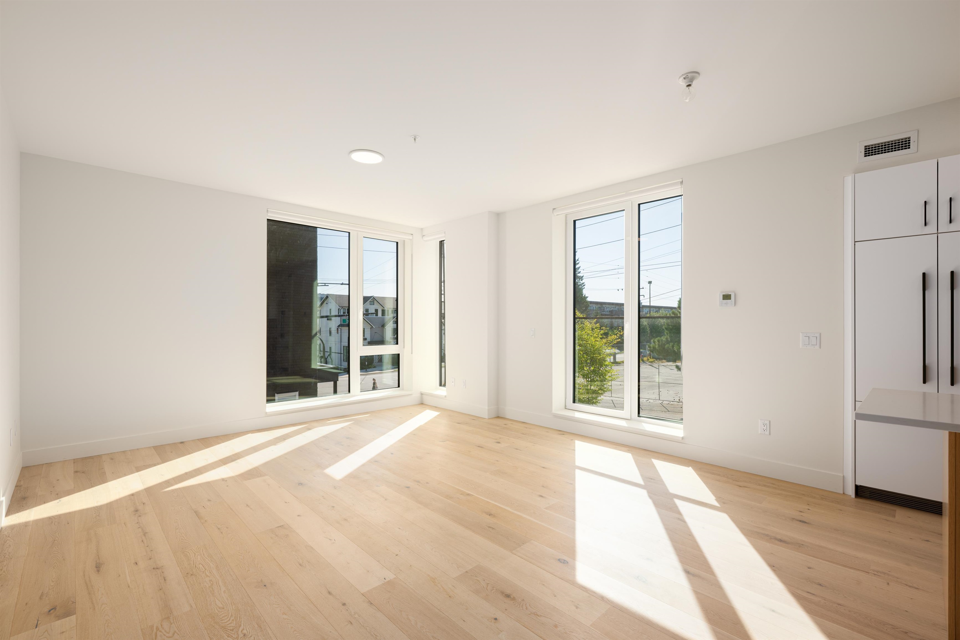 610 E 3rd Street TH6