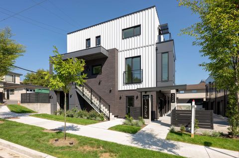 610 E 3rd Street TH6 North Vancouver BC V7L 1G7