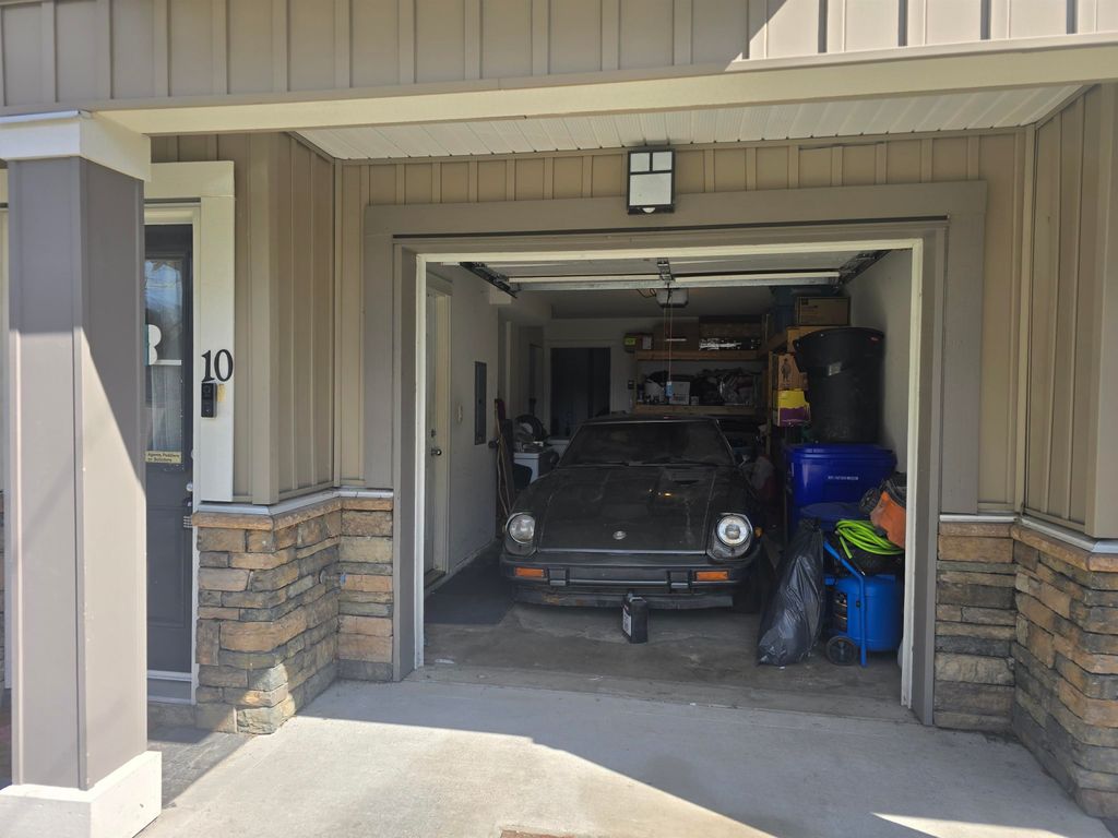 Photo of 9140 Hazel Street #10, Chilliwack, BC V2P 0C2 (MLS # R3106676)