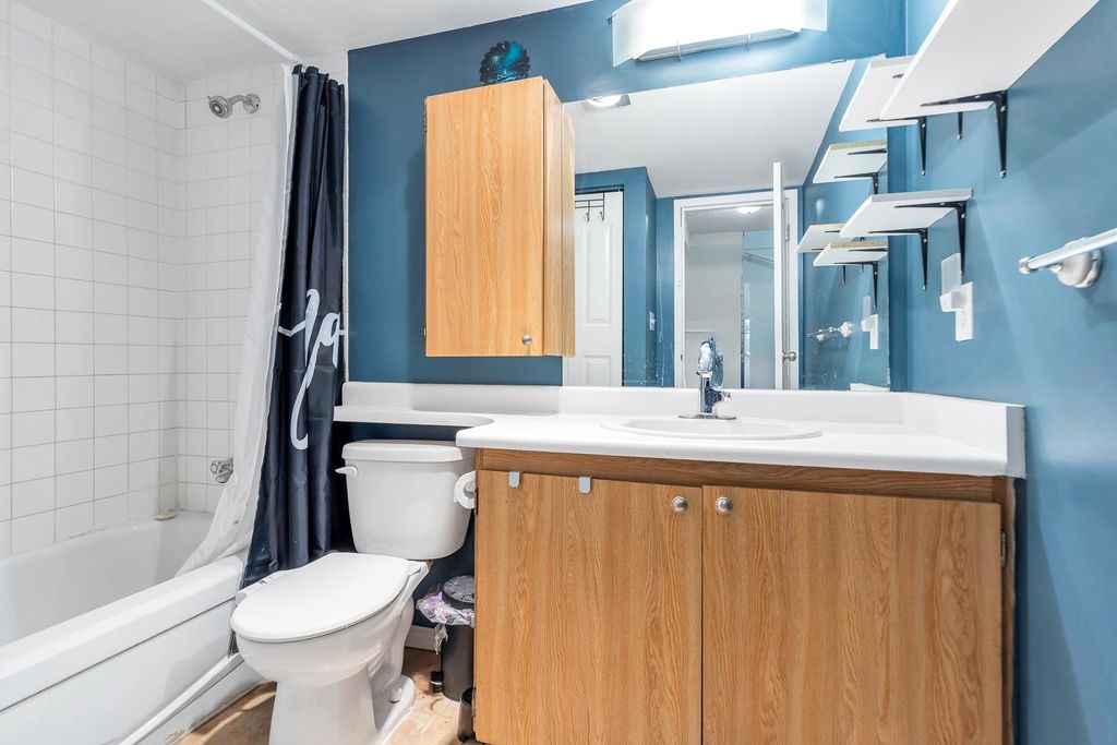 listing image 1102215146554896706