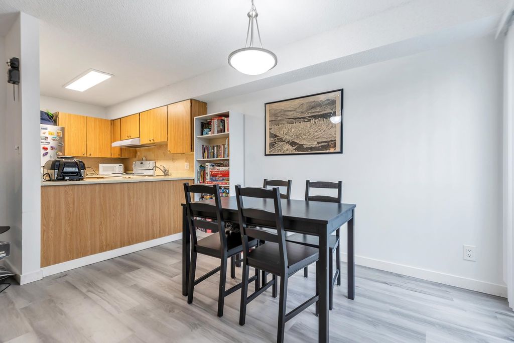 listing image 1103827075240931325