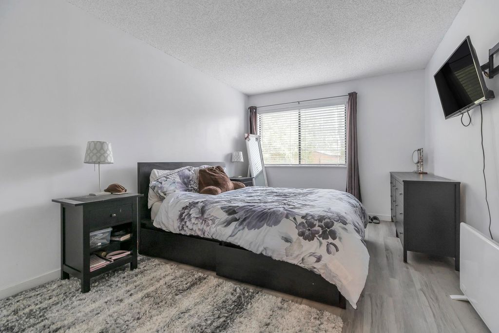 listing image 1108323755266719445