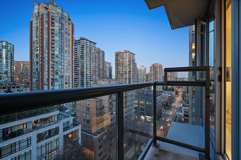 1010 Richards Street 1103