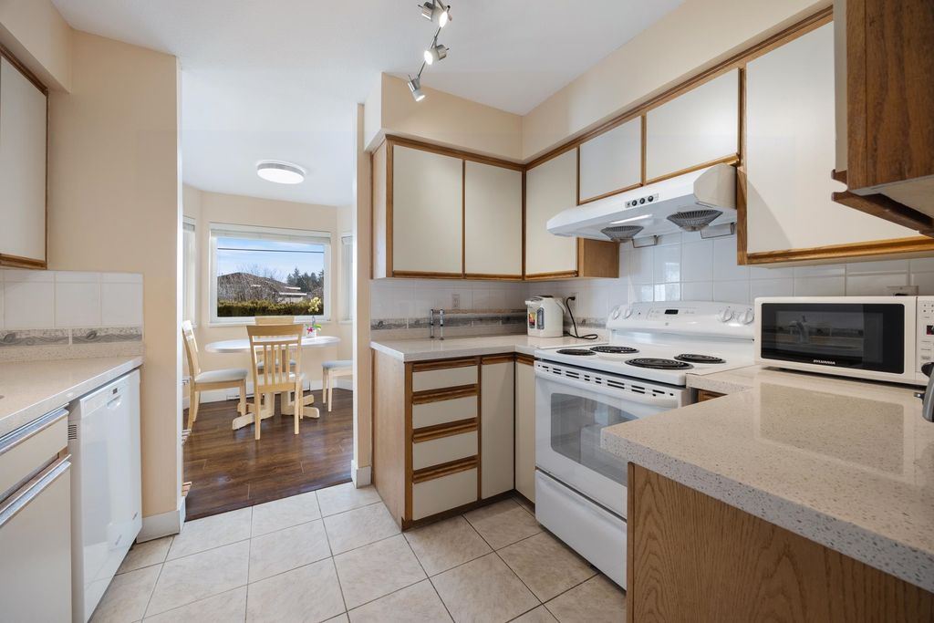 listing image 1106099333203178526