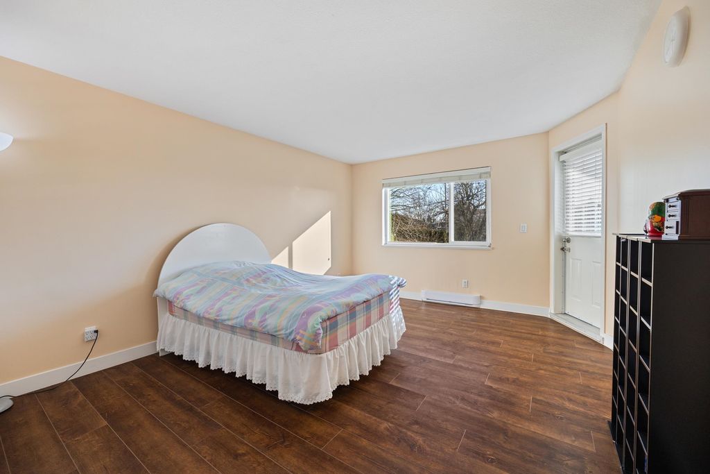 listing image 1103650041285210467