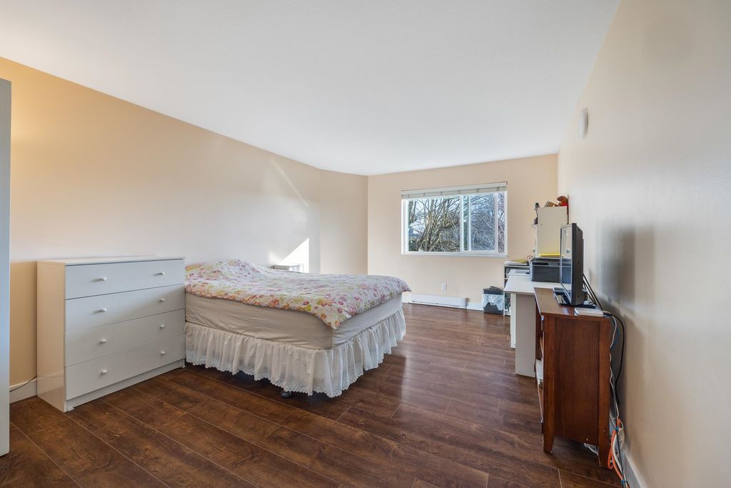 listing image 1100201711067459356