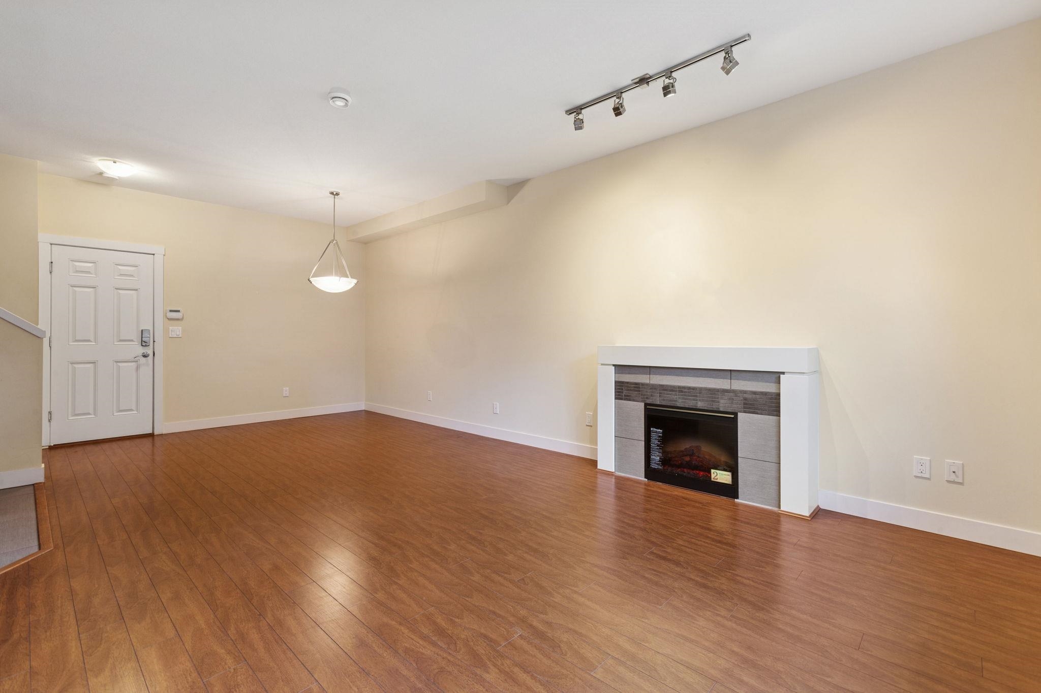 9699 Sills Avenue 15