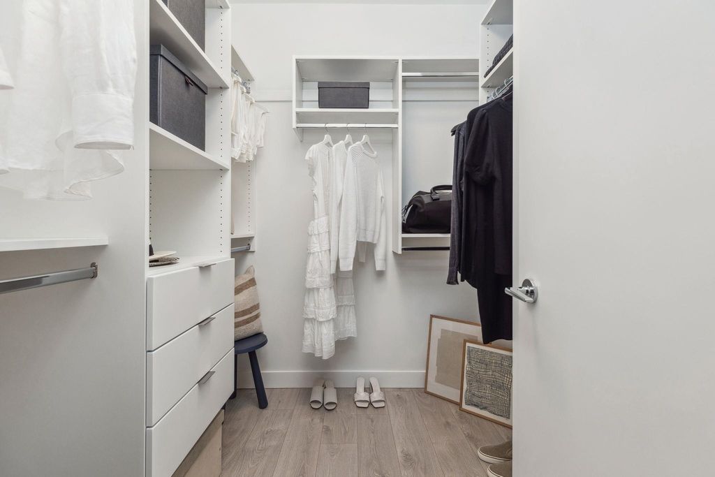 listing image 1103042619243441327