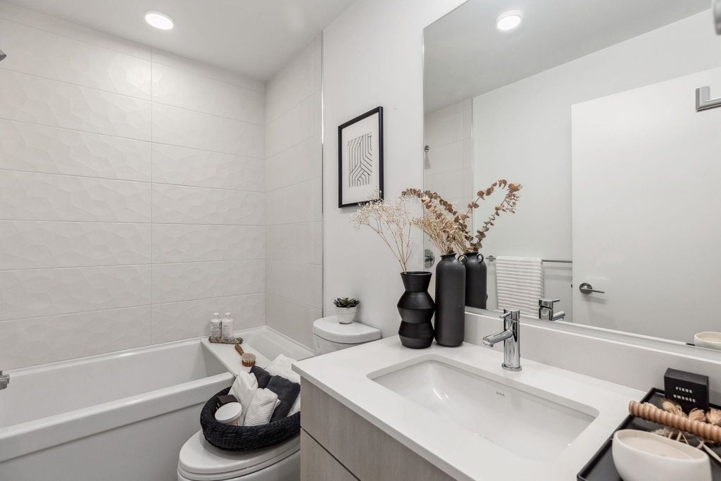 listing image 1106593727391573741