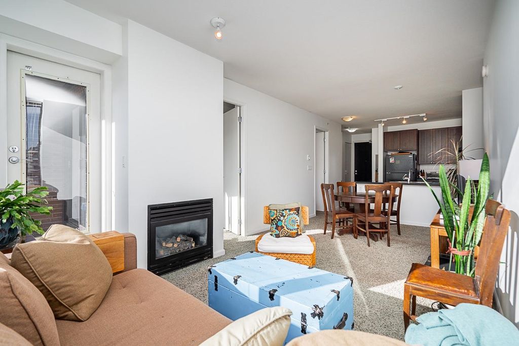listing image 1101810660599474515