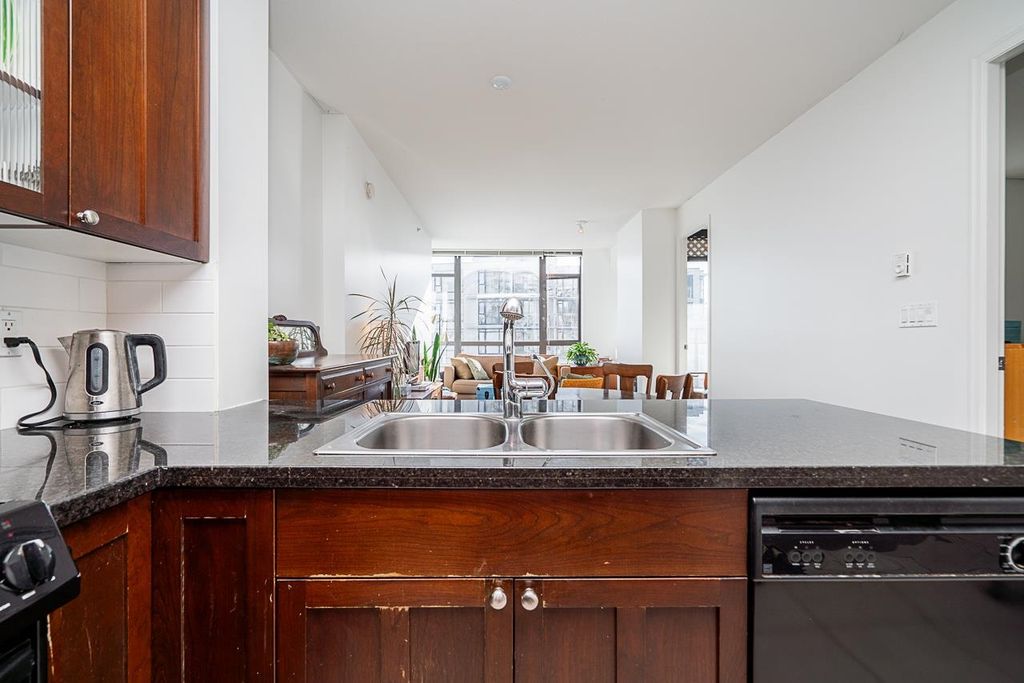 listing image 1109949714630178943