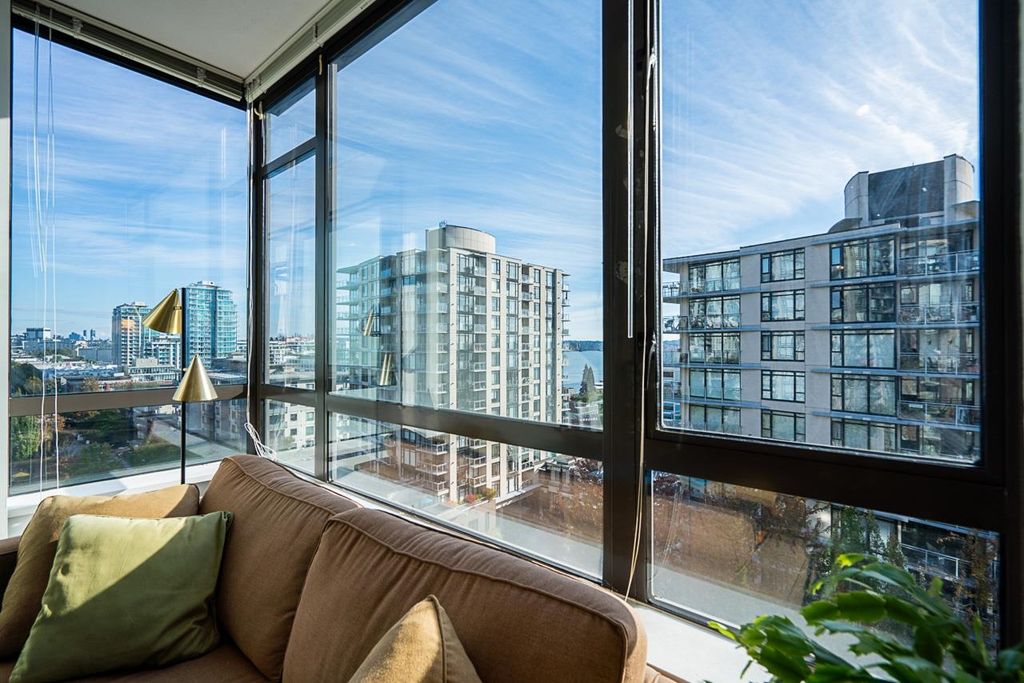 listing image 1106118642914352977