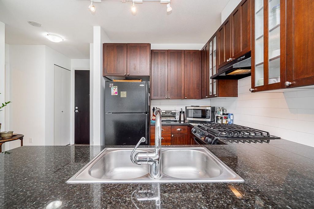 listing image 1102641042375598902