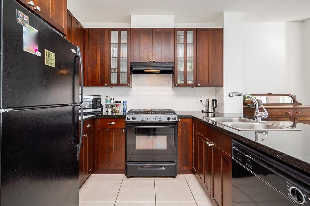 listing image 1103648491786443934