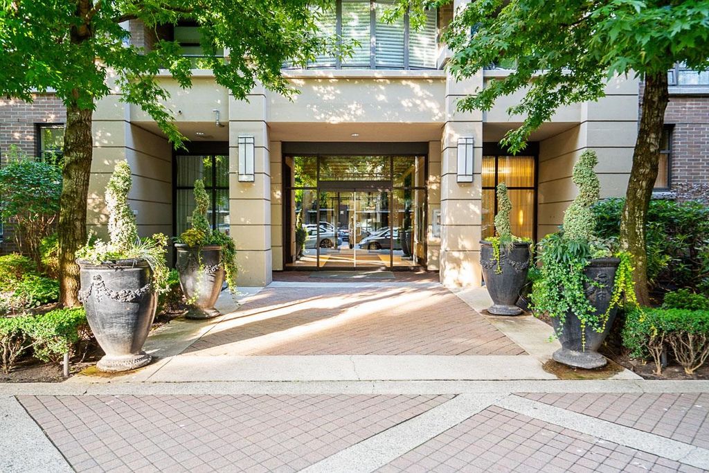 listing image 1103110066343741617