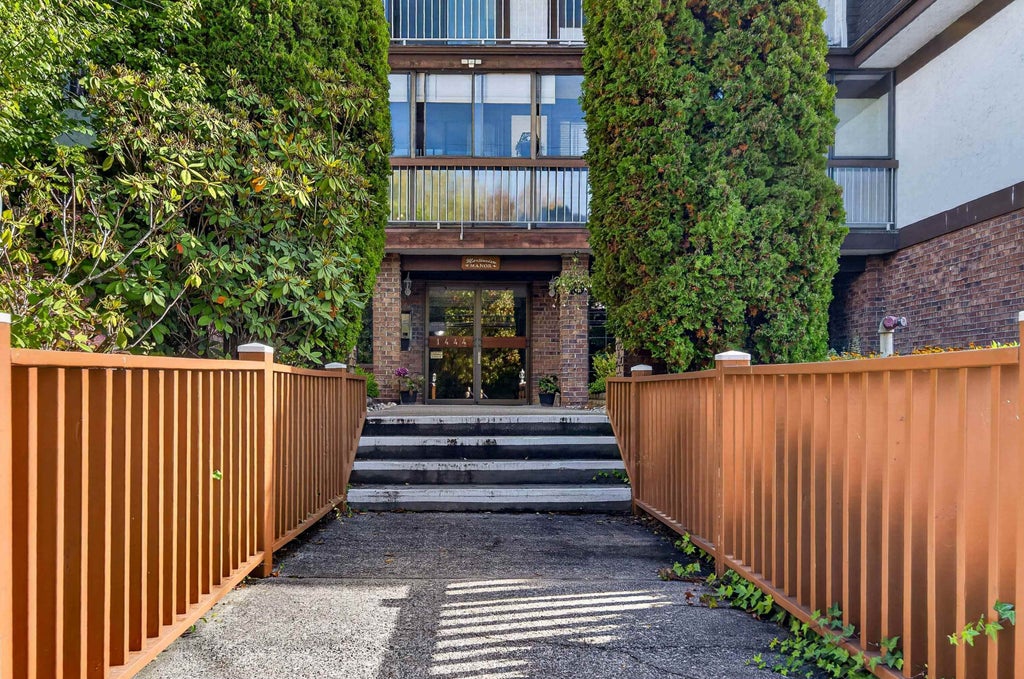 Photo of 1444 Martin Street #304, Surrey, BC V4B 3W7 (MLS # R3174414)