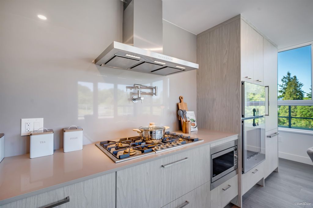 listing image 1106889116197074567