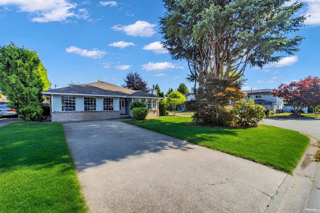 Photo of 15447 92a Avenue, Surrey, BC V3R 9B2 (MLS # R3149192)