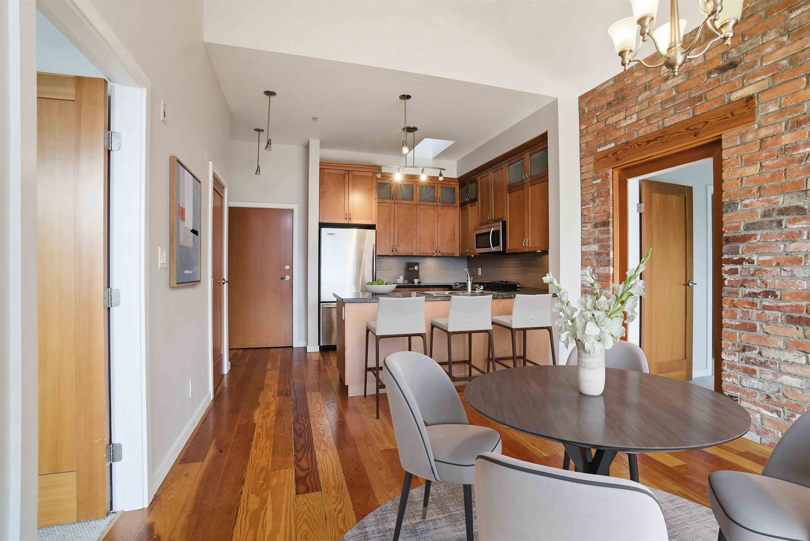 250 Salter Street 407