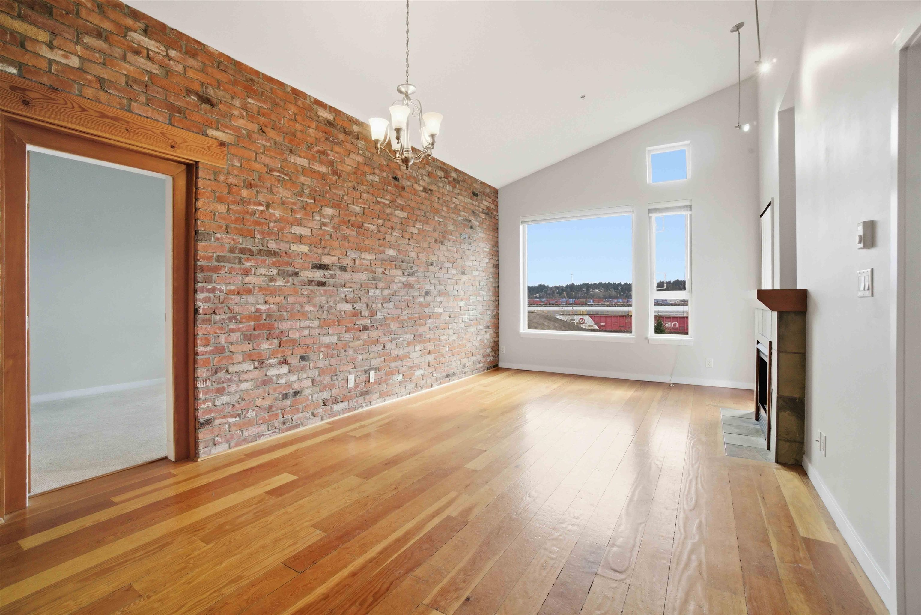 250 Salter Street 407