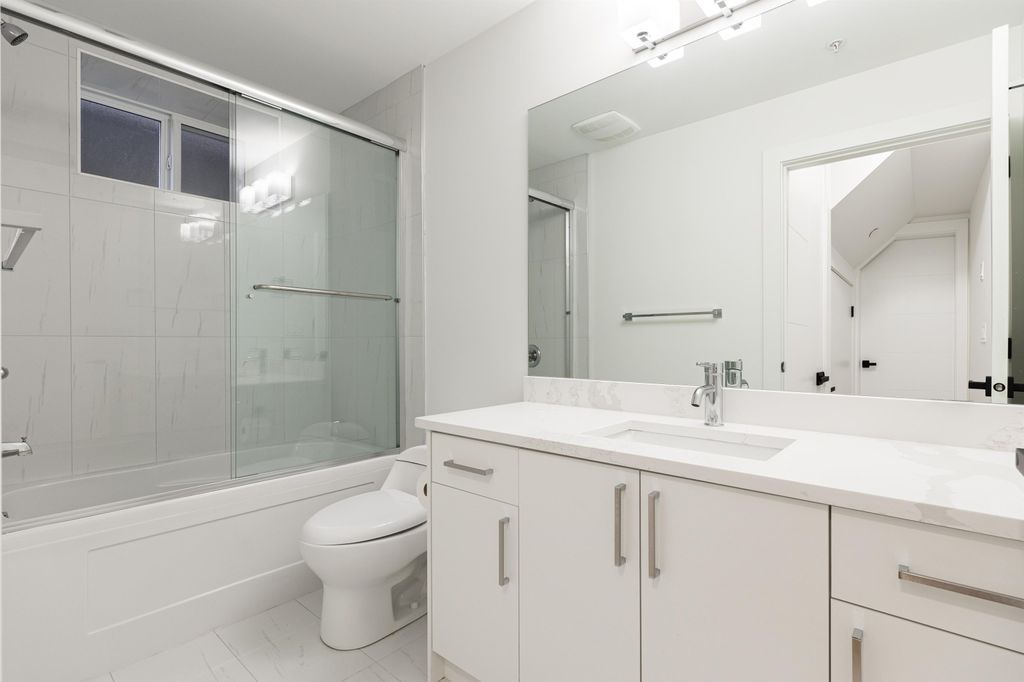 listing image 1105235867556617923