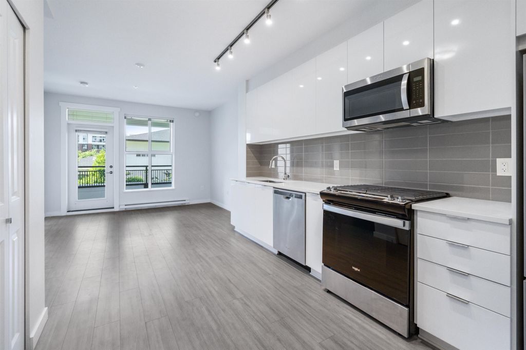 listing image 1108403338191288062