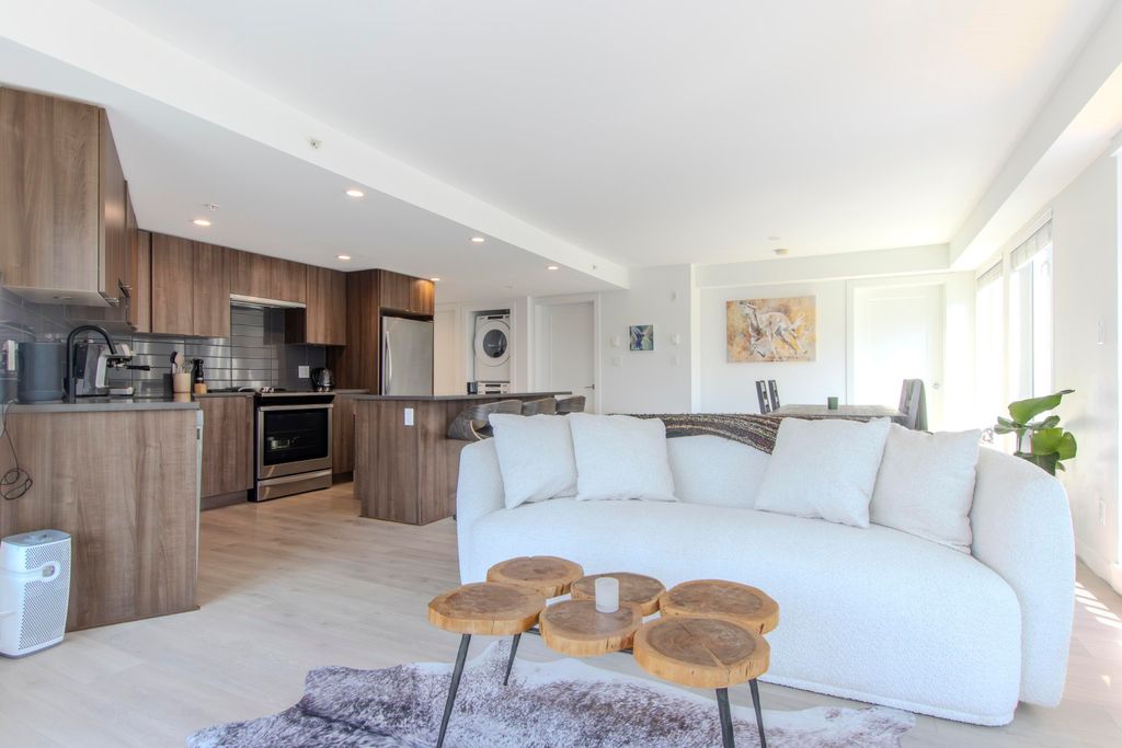 listing image 1108149562130886399