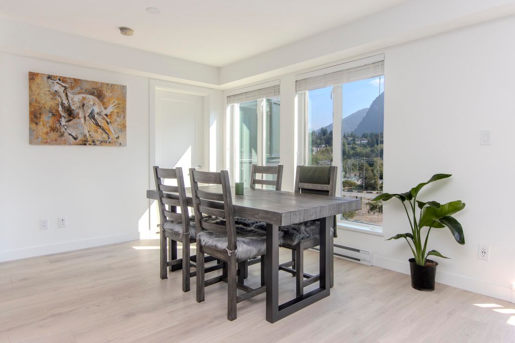 listing image 1109090655028865763