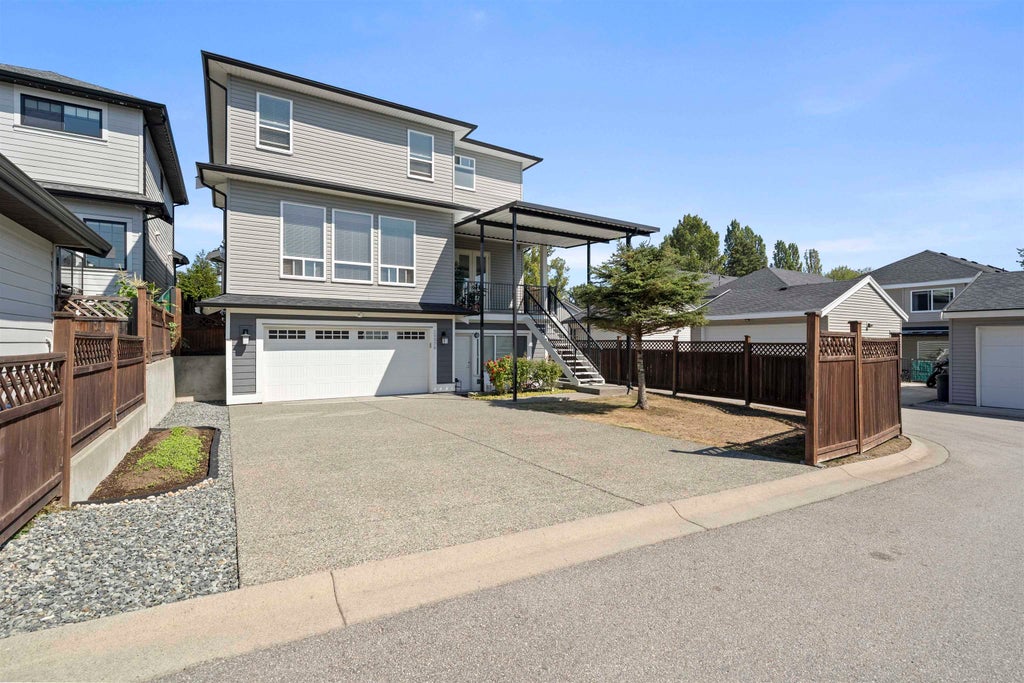 Photo of 20576 70 Avenue, Langley, BC V2Y 0W4 (MLS # R3163265)